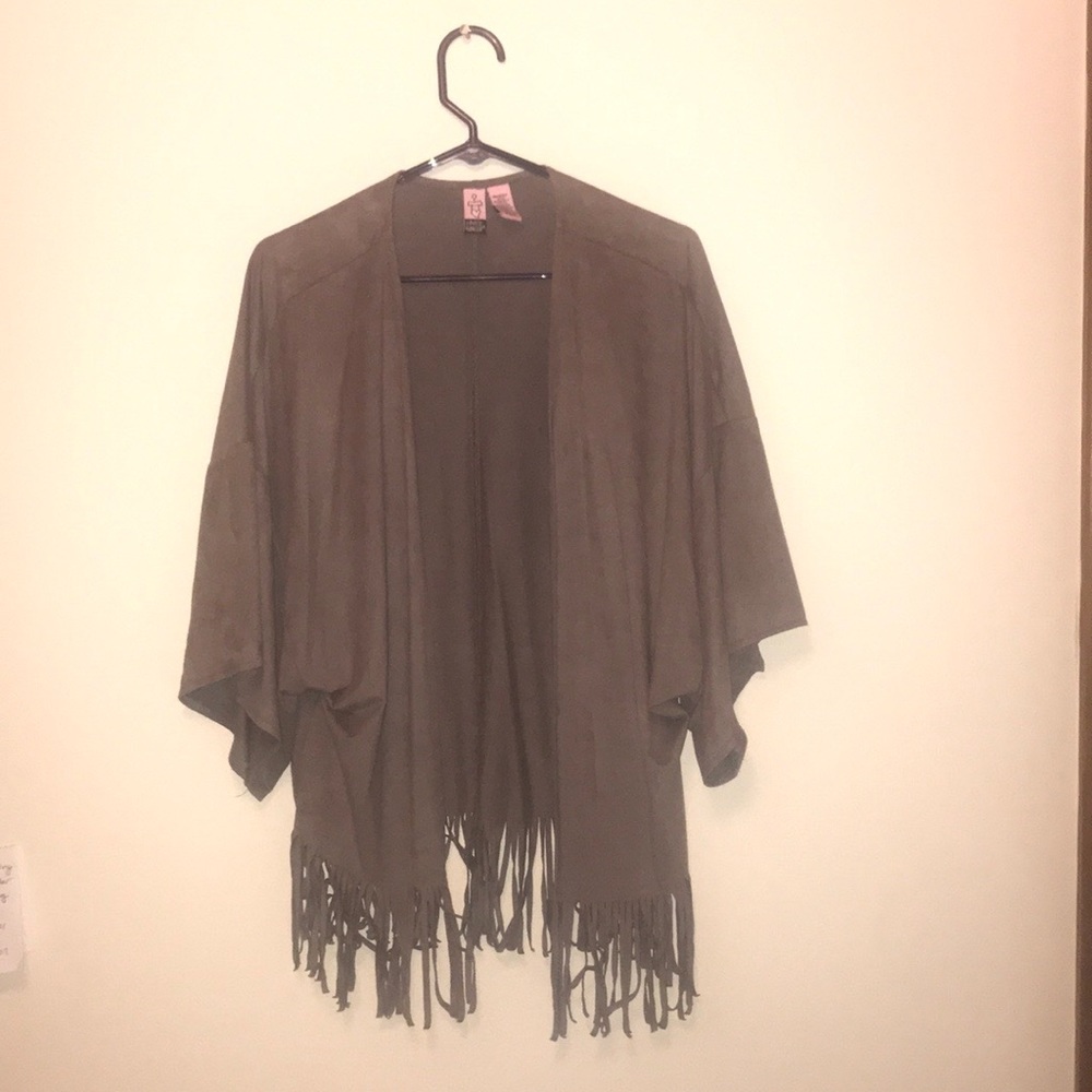 Retro-style cape with fringe